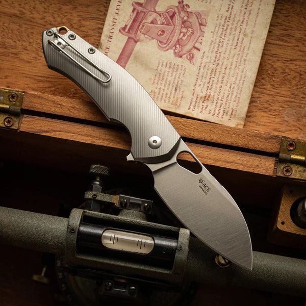 Giant Mouse Biblio XL Titanium Liner lock Satin Vanadis - Knives.mx