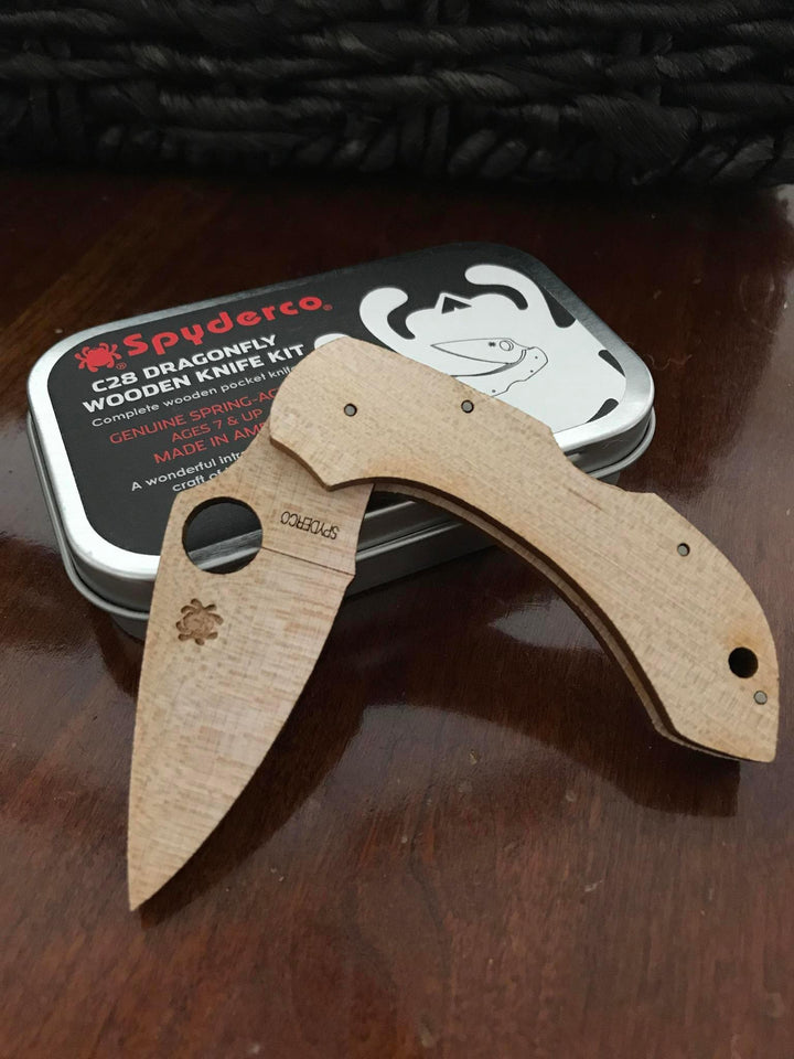 Spyderco Dragonfly C28 Wooden Knife Kit (Madera) - Knives.mx