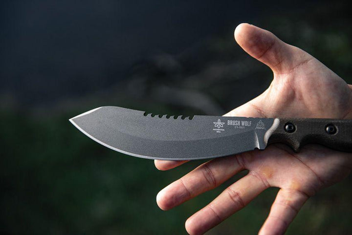 TOPS Knives Brush Wolf Fixed Blade Green Canvas Micarta Tungsten Cerakote Sawback 1095HC - Knives.mx