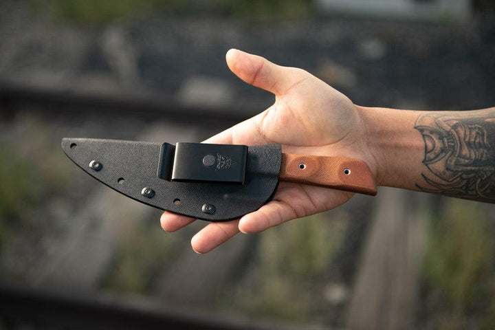 TOPS Knives Frog Market Special Tan Canvas Micarta Tungsten Cerakote 1095HC - Knives.mx