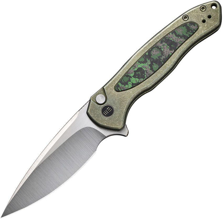 We Knife Co Ltd Kitefin Button Lock Green Stonewash Titanium w Jungle Fat Carbon Inlay SW & Satin CPM-20CV - Knives.mx