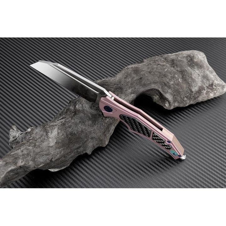 Artisan Apache Nomad Framelock Pink Anodized Titanium w CF Inlay Satin S35VN - Knives.mx