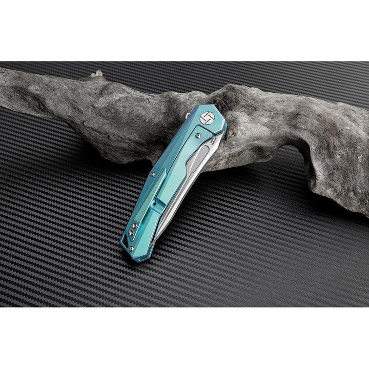 Artisan Cutlery Zumwalt Framelock Green Anodized Titanium Satin M390 - Knives.mx