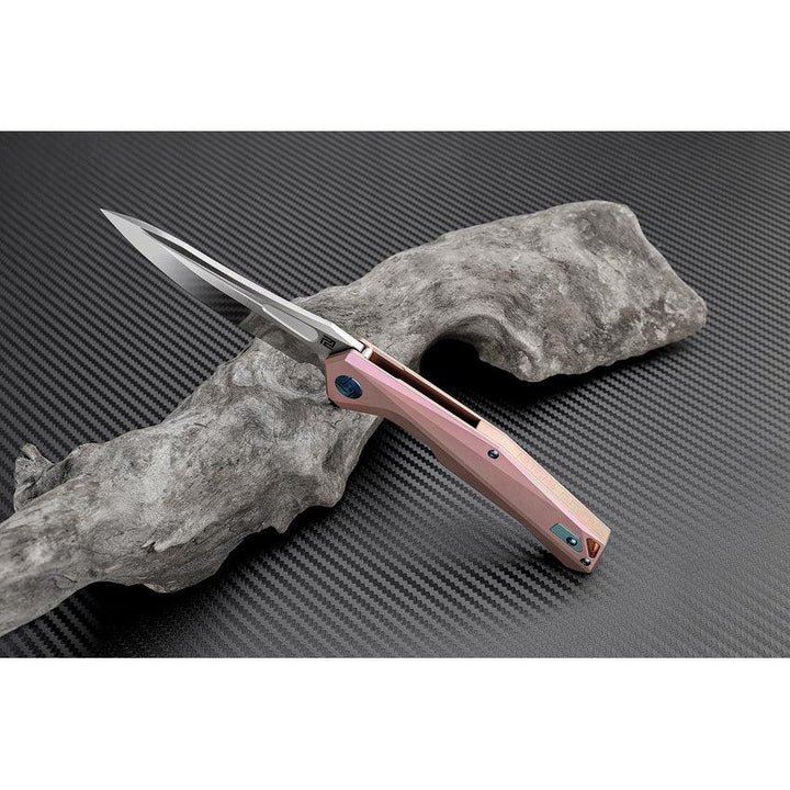 Artisan Cutlery Zumwalt Framelock Pink Anodized Aluminum Satin Bohler M390 - Knives.mx