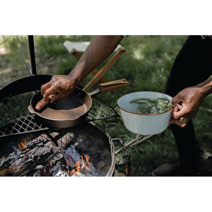 Barebones Living Cast Iron Skillet 10in - Knives.mx