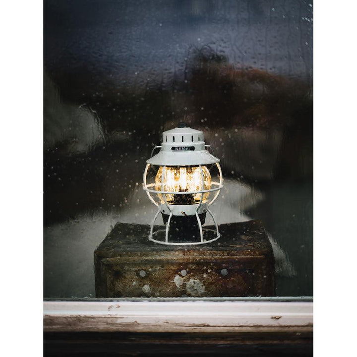 Barebones Living Railroad Lantern Vintage White - Knives.mx
