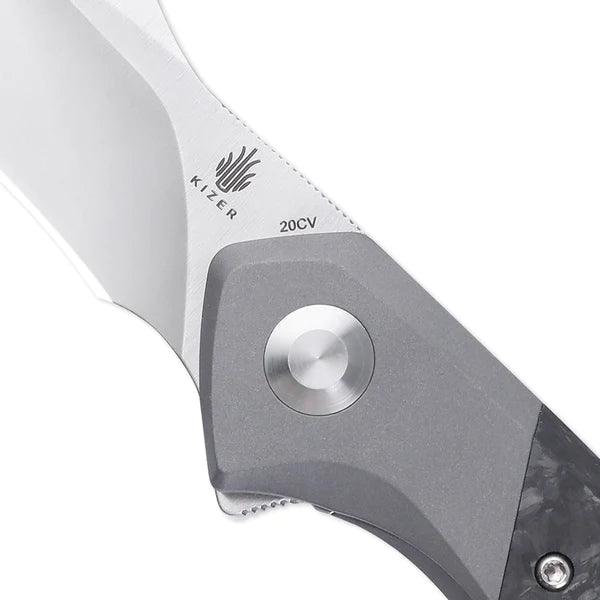 Kizer Cutlery Grazioso Framelock Gray Titanium w CF Inlay Satin 20CV - Knives.mx