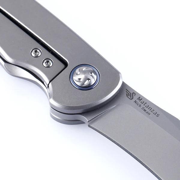 Kizer Cutlery Matanzas Framelock Titanium w Carbon Fiber Inlay Satin S35VN - Knives.mx