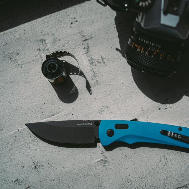 SOG Flash MK3 AT-XR Lock A/O Blue GRN Plain Cryo D2 - Knives.mx