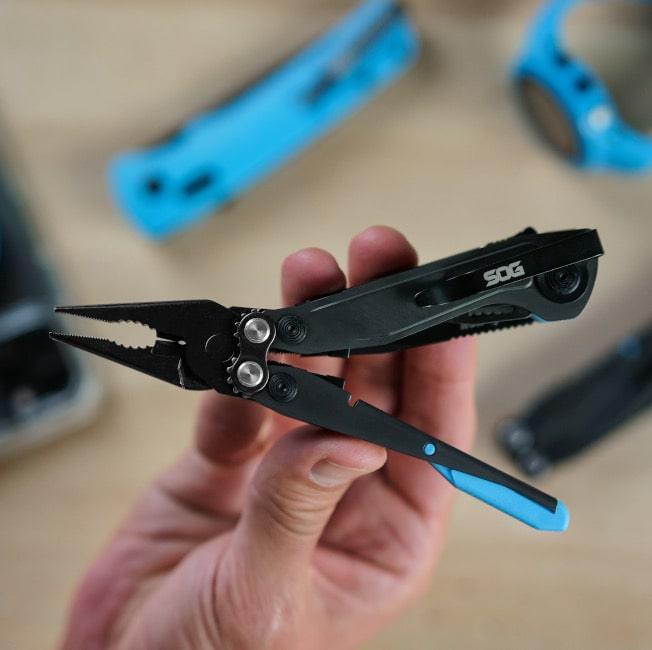 SOG Flash MT Multi Tool Urban Gray + Cyan CRYO D2 - Knives.mx