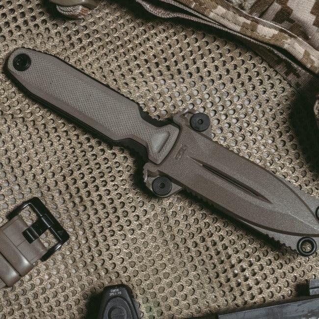 SOG Pentagon FX Covert Flat Dark Earth G10 TiNi Coated S35VN - Knives.mx