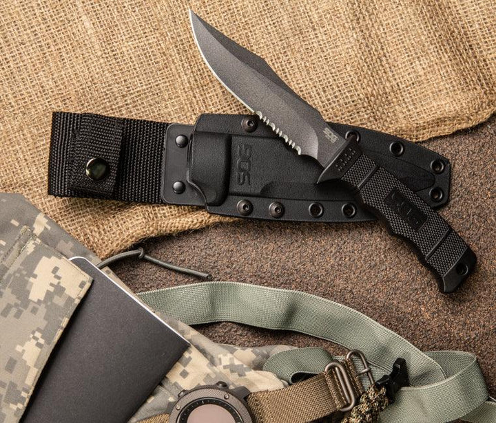 SOG Seal Pup Black GRN Gray Powder Coated Serrated Clip Point AUS-8 (Kydex Sheath) - Knives.mx