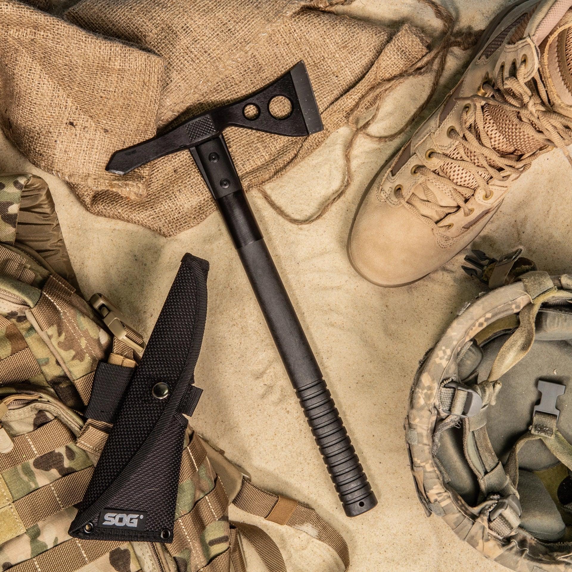SOG Tactical Tomahawk Black GRN Handle - Knives.mx