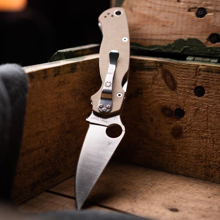 Spyderco Para Military 2 Compression Lock Brown Canvas Micarta Satin PlainEdge CPM Cru-Wear® - Knives.mx
