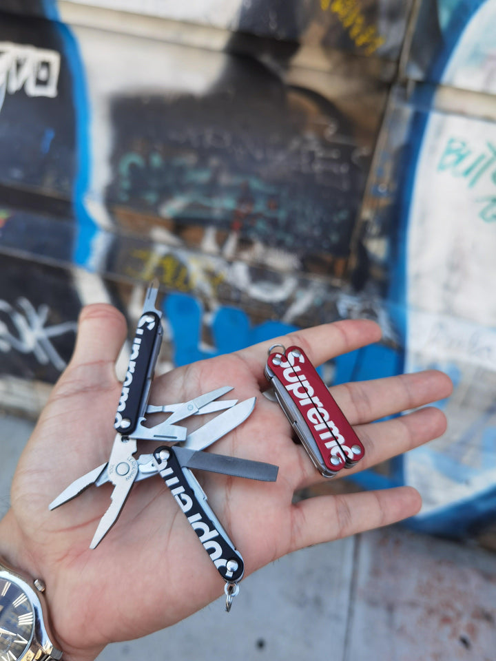 SUPREME Leatherman Squirt Ps4 - Knives.mx