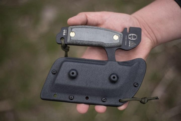 TOPS Knives ATAX Hand Axe Black Linen Micarta 1095HC - Knives.mx