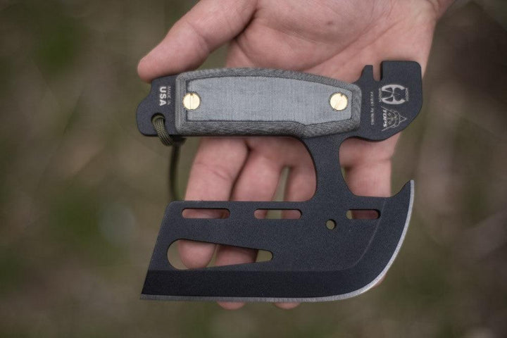 TOPS Knives ATAX Hand Axe Black Linen Micarta 1095HC - Knives.mx
