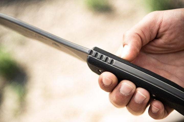 TOPS Knives Longhorn Bowie Black Linen Micarta Black River Wash 1095HC - Knives.mx