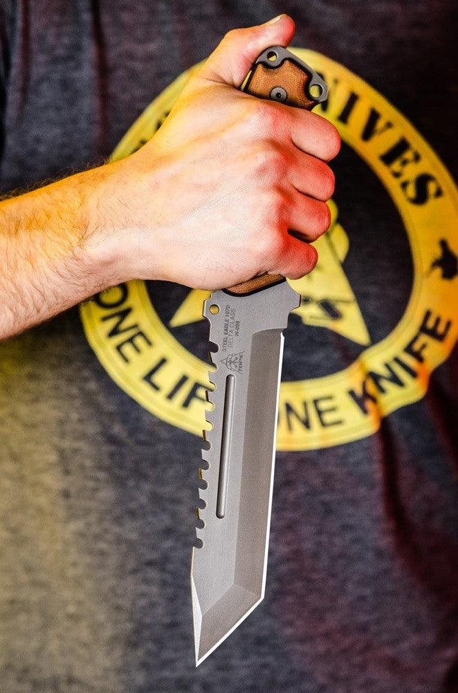 TOPS Knives Steel Eagle Delta Class Tan/Black Canvas Micarta Acid Rain Tanto 1095HC - Knives.mx