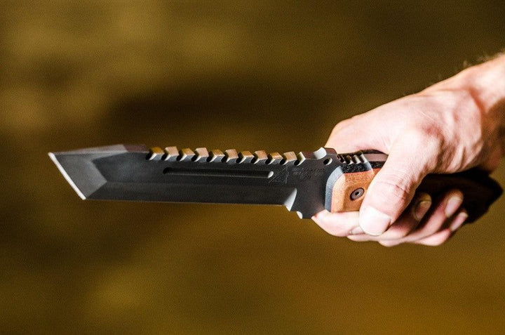 TOPS Knives Steel Eagle Delta Class Tan/Black Canvas Micarta Acid Rain Tanto 1095HC - Knives.mx