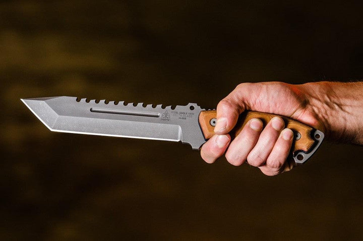TOPS Knives Steel Eagle Delta Class Tan/Black Canvas Micarta Acid Rain Tanto 1095HC - Knives.mx