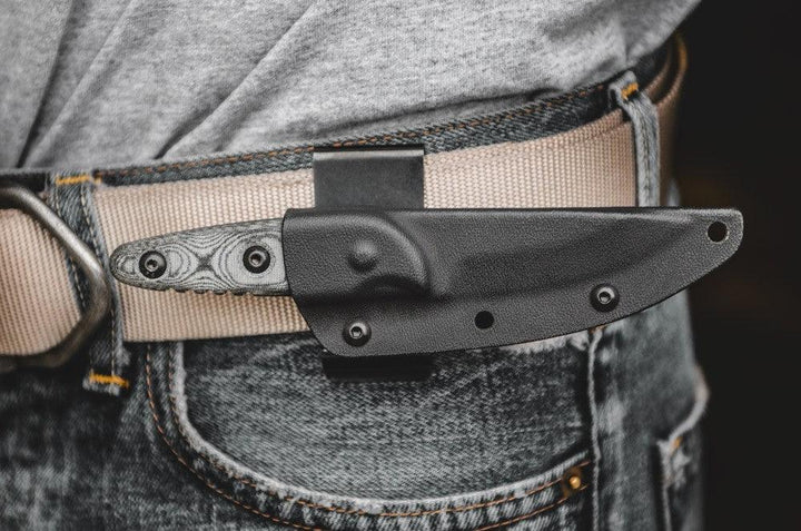 TOPS Knives UTE-Utility Tool Edged Black Linen Micarta Black Coating 1095HC - Knives.mx