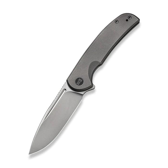 We Knife Beacon Framelock Gray 6AL4V Titanium Silver Bead Blasted CPM 20CV - Knives.mx