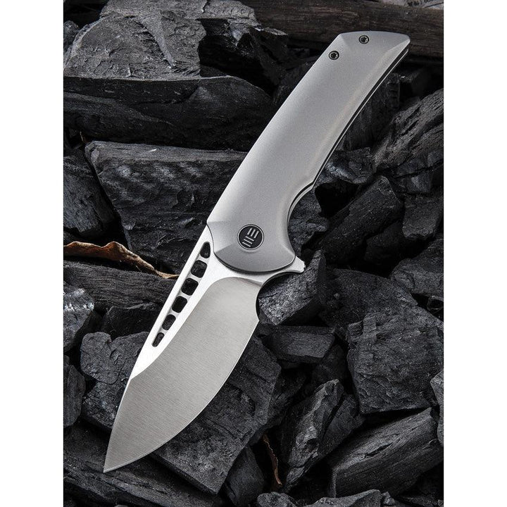 We Knife Malice Framelock Gray - Knives.mx