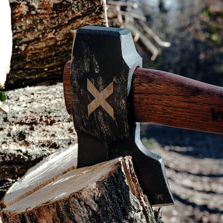 WOOX Forte Heavy Duty Axe 22" Black and Brown American Hickory 1060HC - Knives.mx